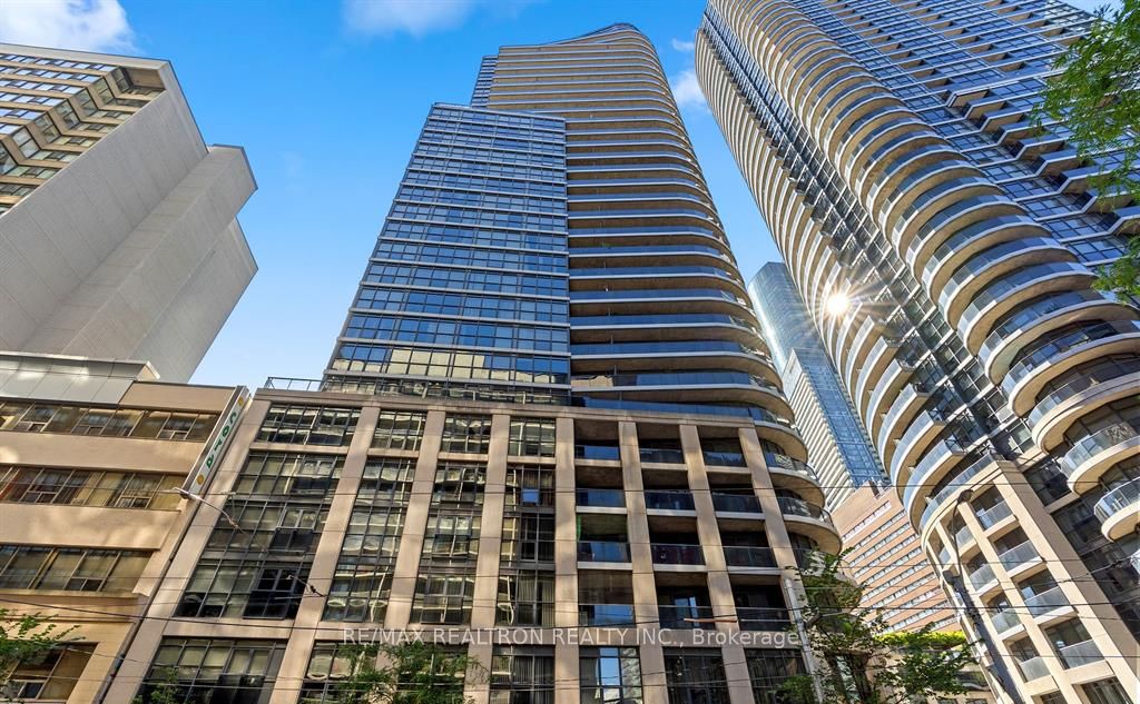 25 Carlton St, #2208