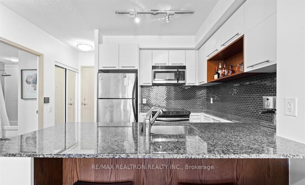 25 Carlton St, #2208