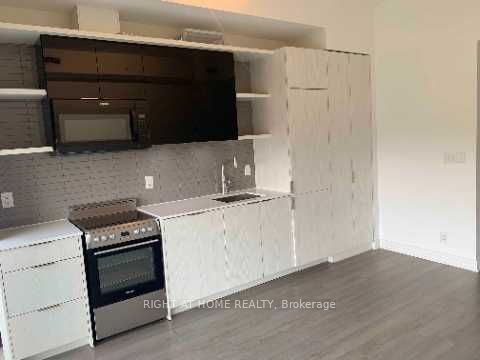6 Parkwood Avenue #613