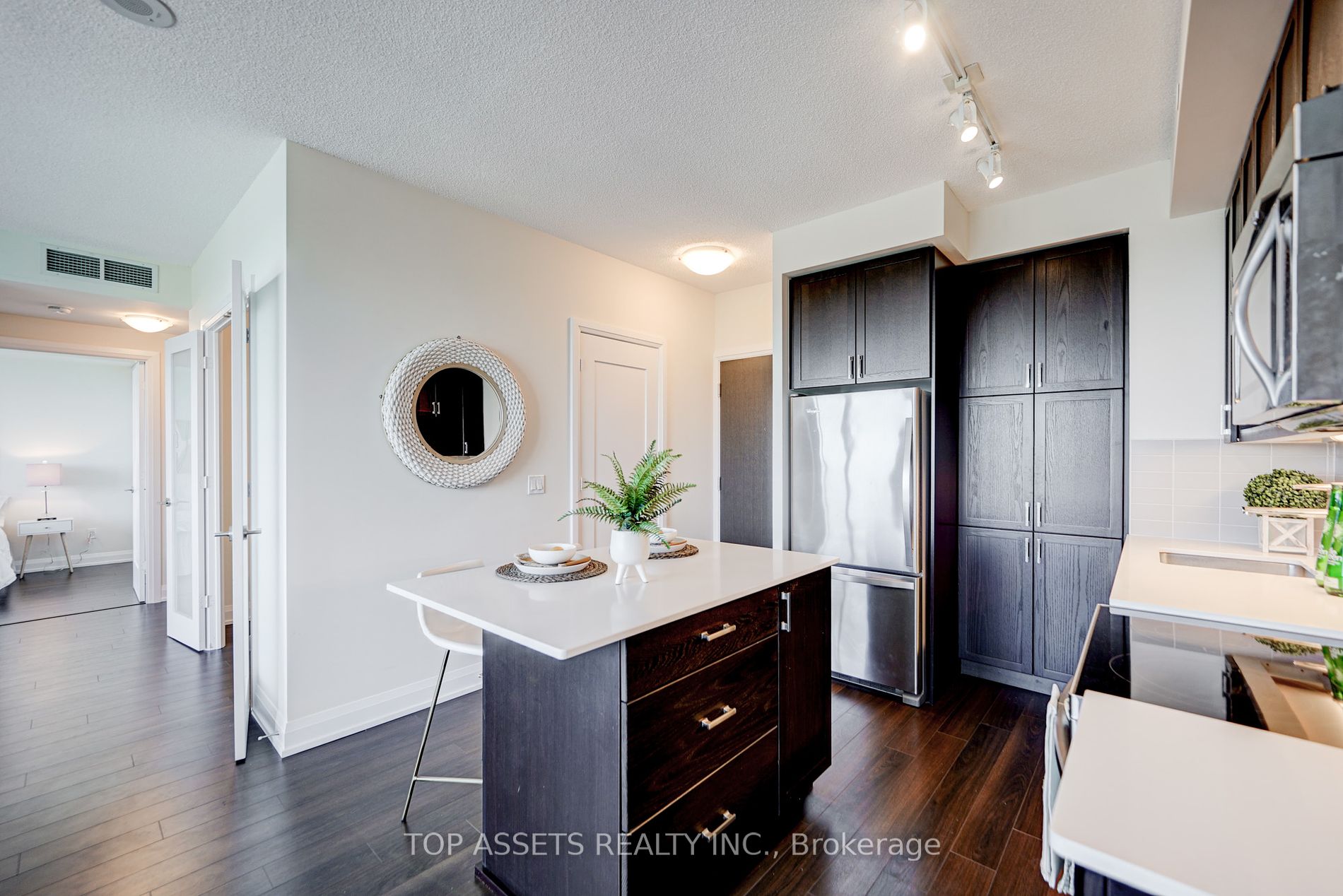 18 Graydon Hall Dr, #2410