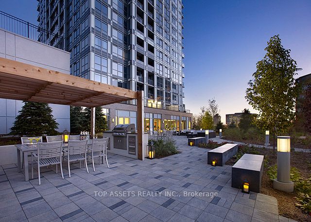 18 Graydon Hall Dr, #2410