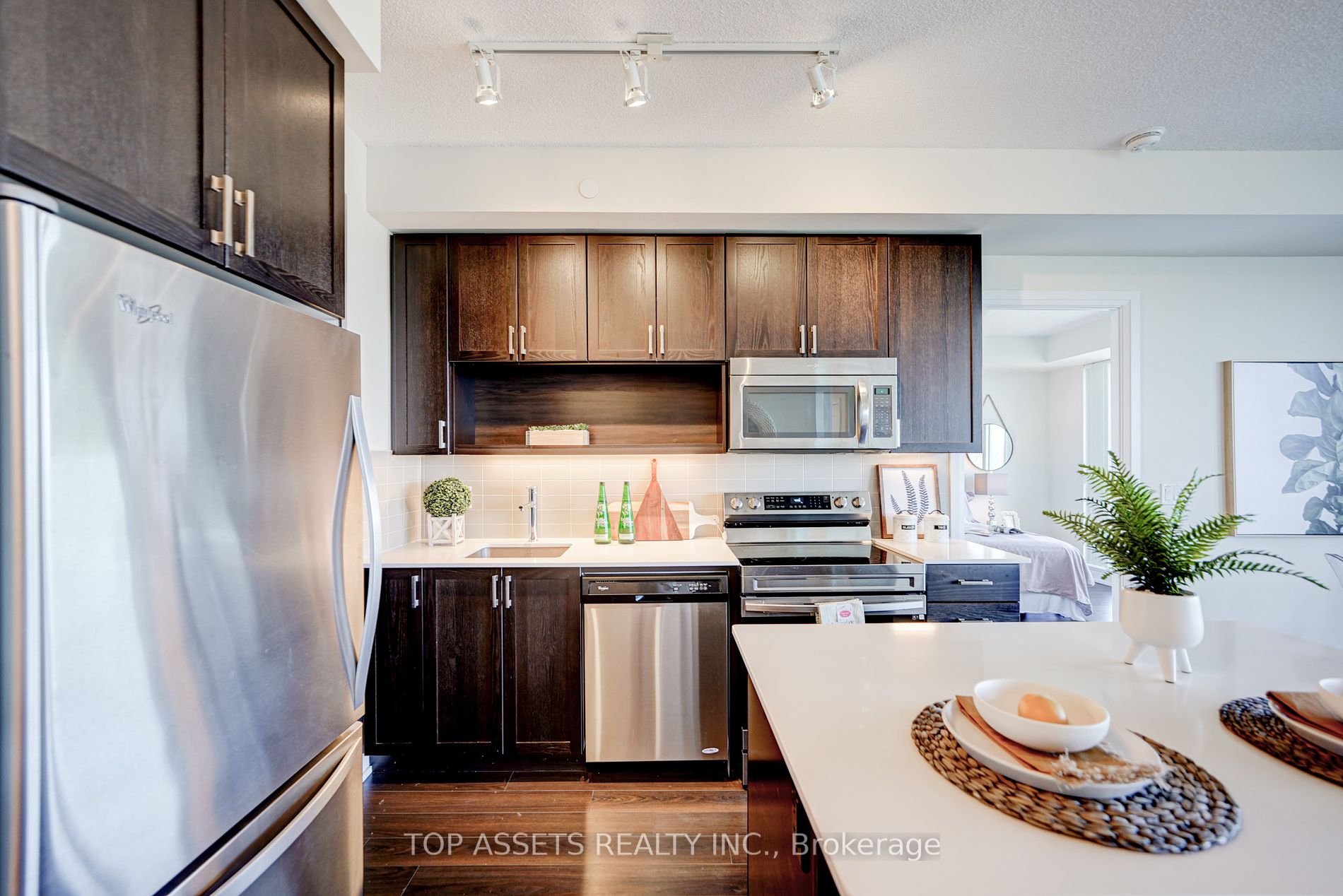 18 Graydon Hall Dr, #2410