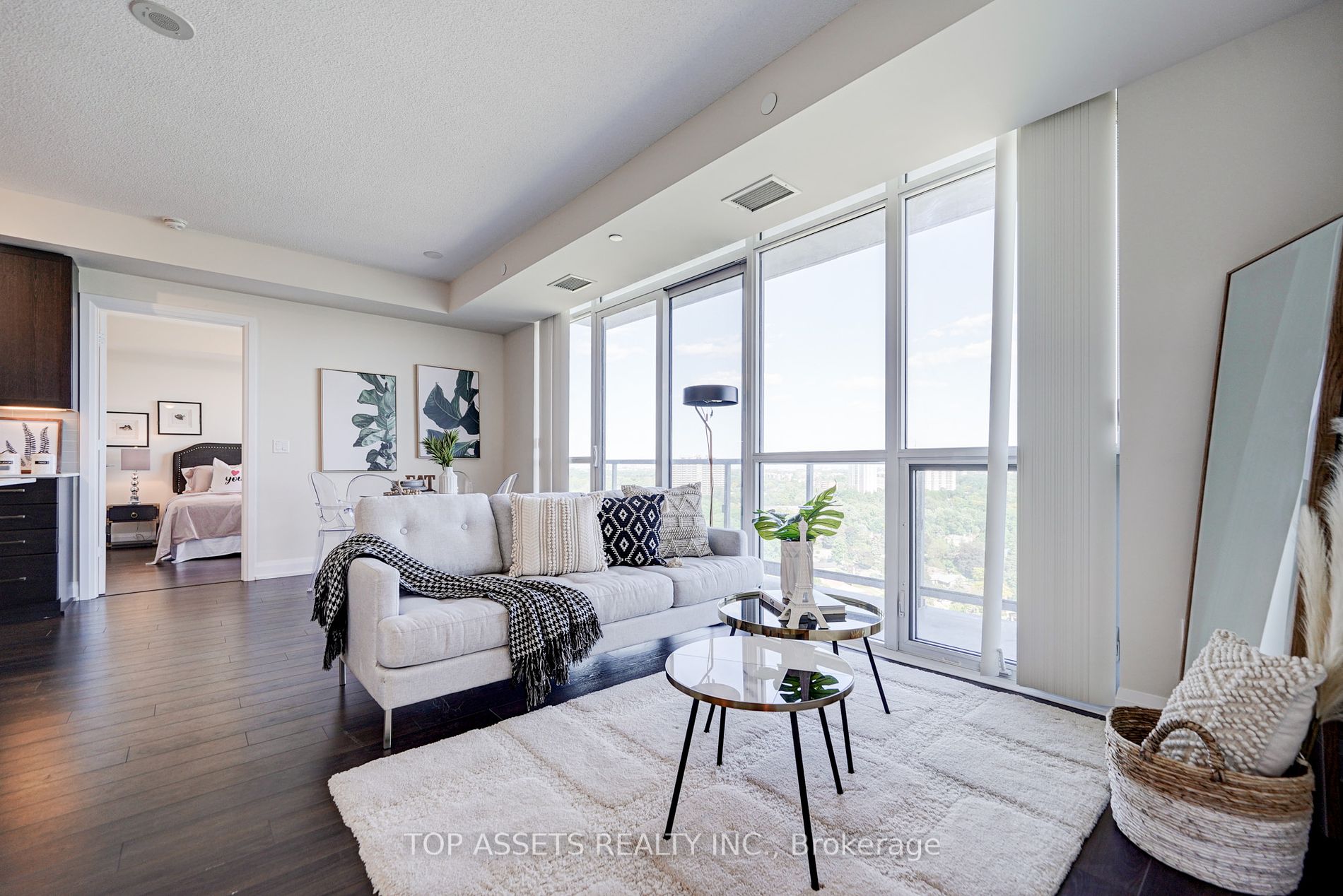 18 Graydon Hall Dr, #2410