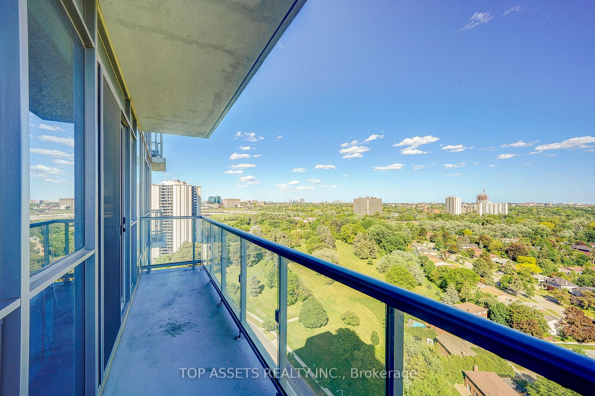 18 Graydon Hall Dr, #2410
