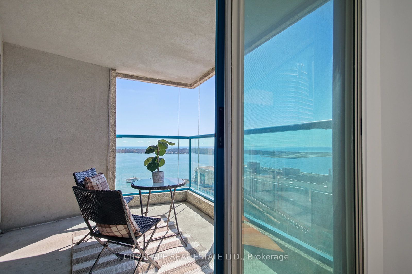 77 Harbour Sq, #2411