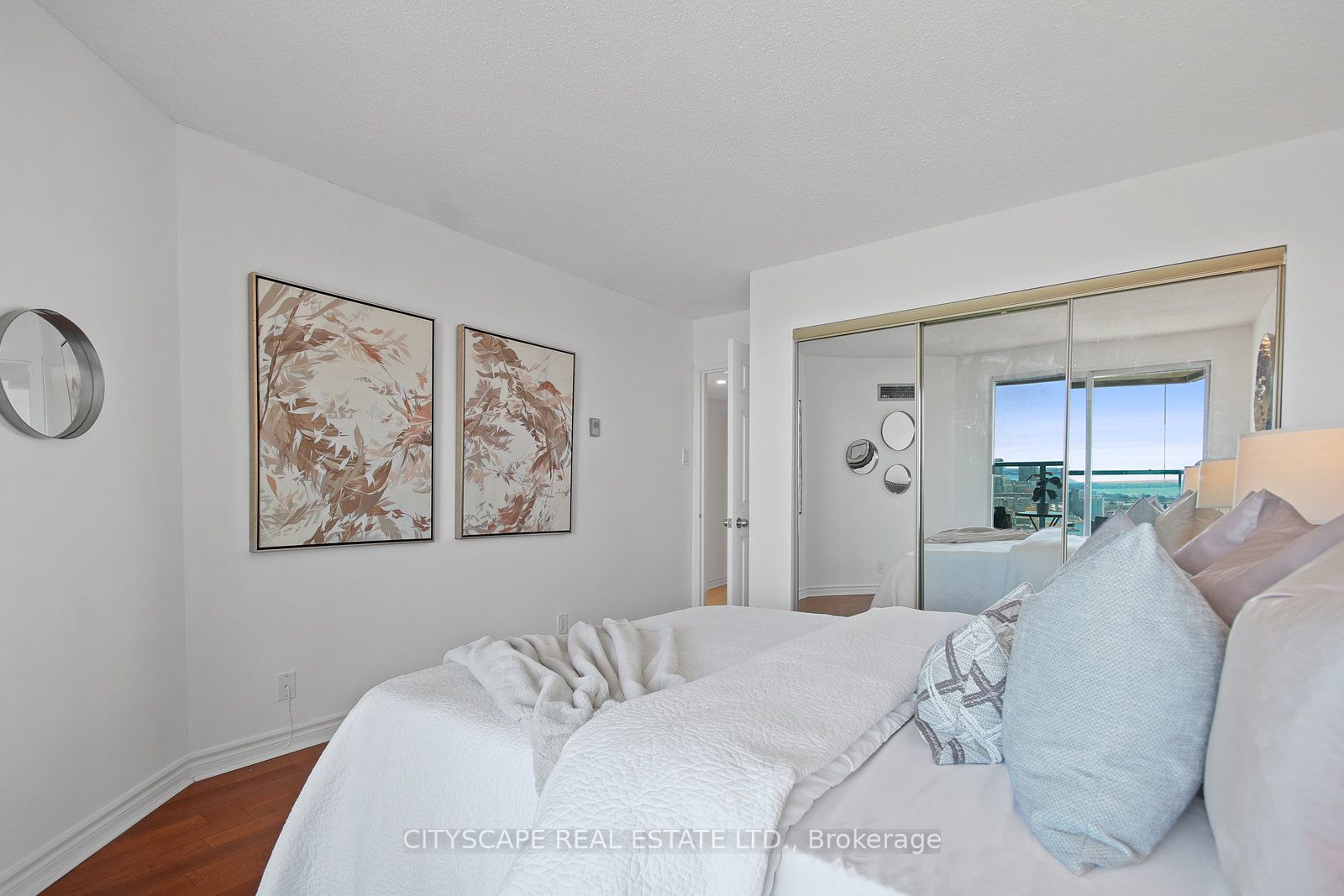 77 Harbour Sq, #2411