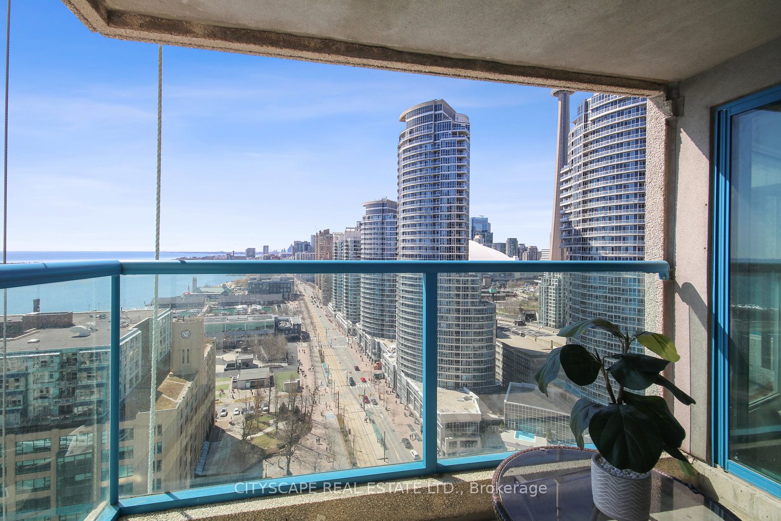 77 Harbour Sq, #2411