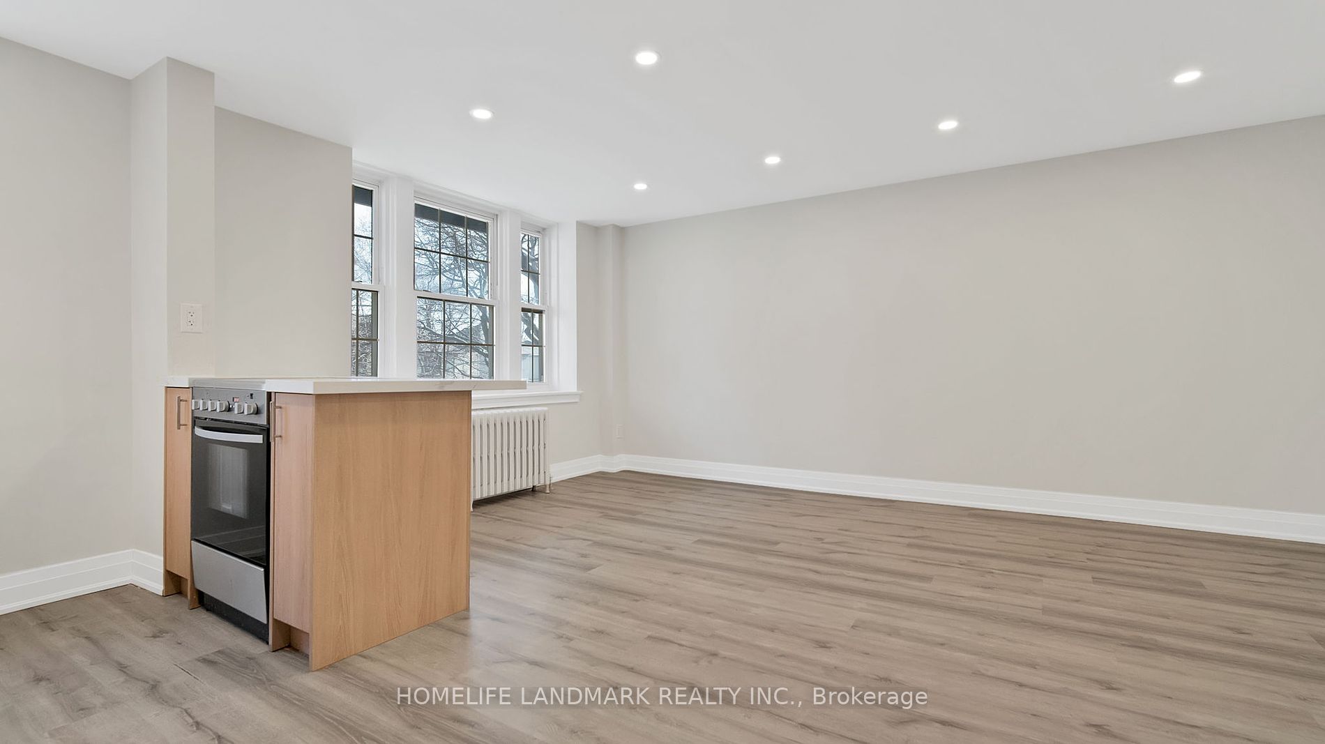 697 Eglinton Avenue W, #105