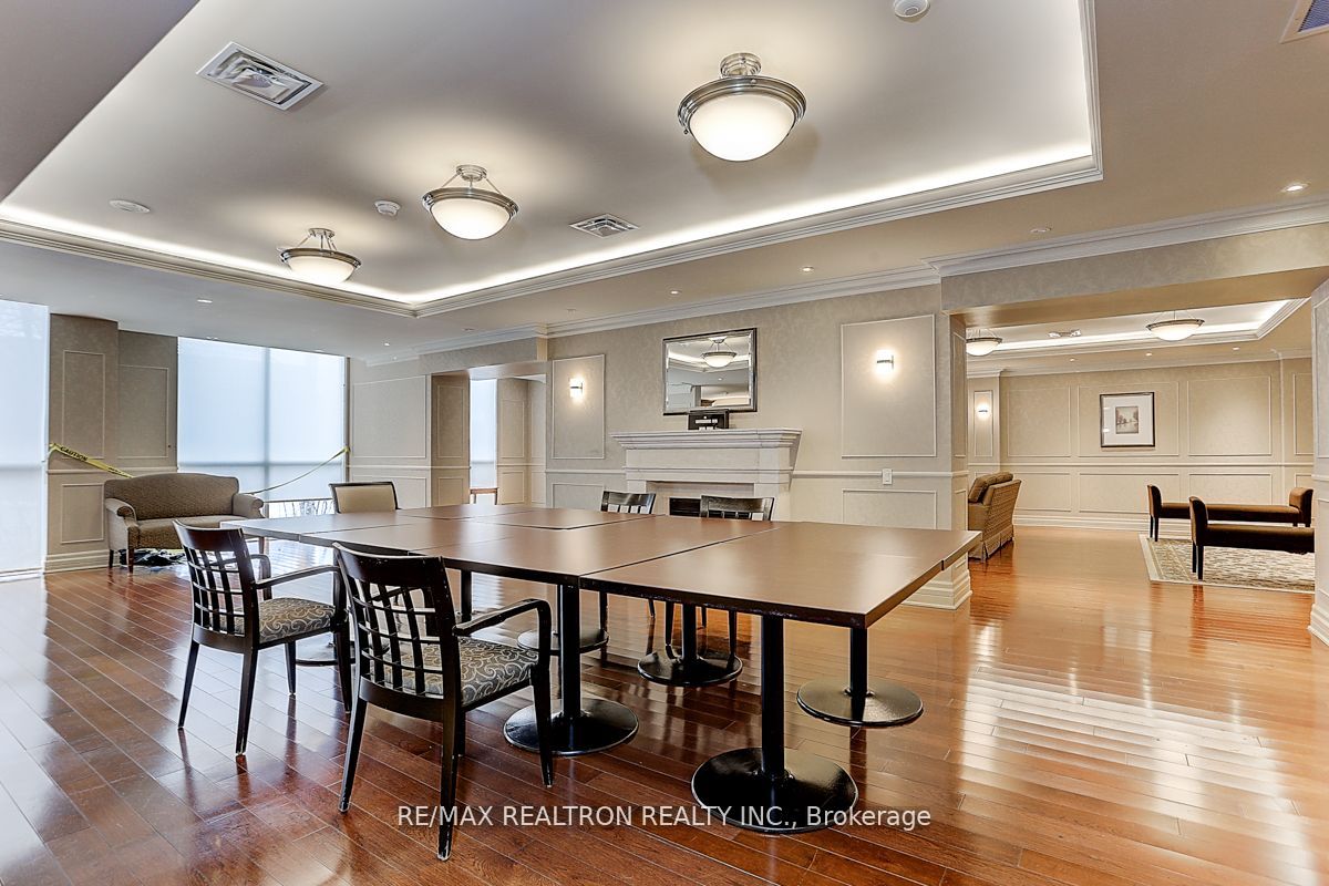 2 Clairtrell Rd, #Rg5