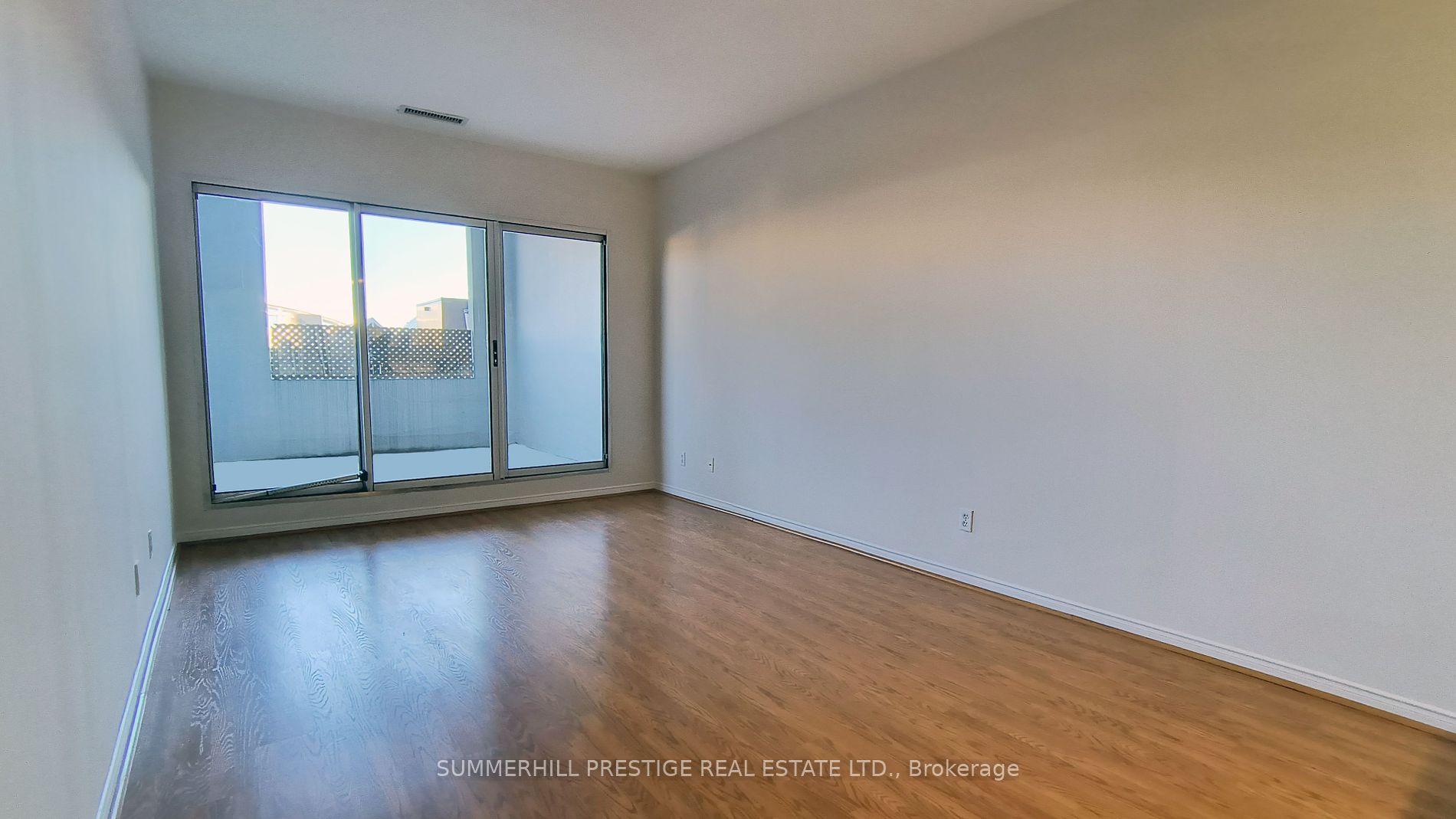 600 Eglinton Avenue E, #102