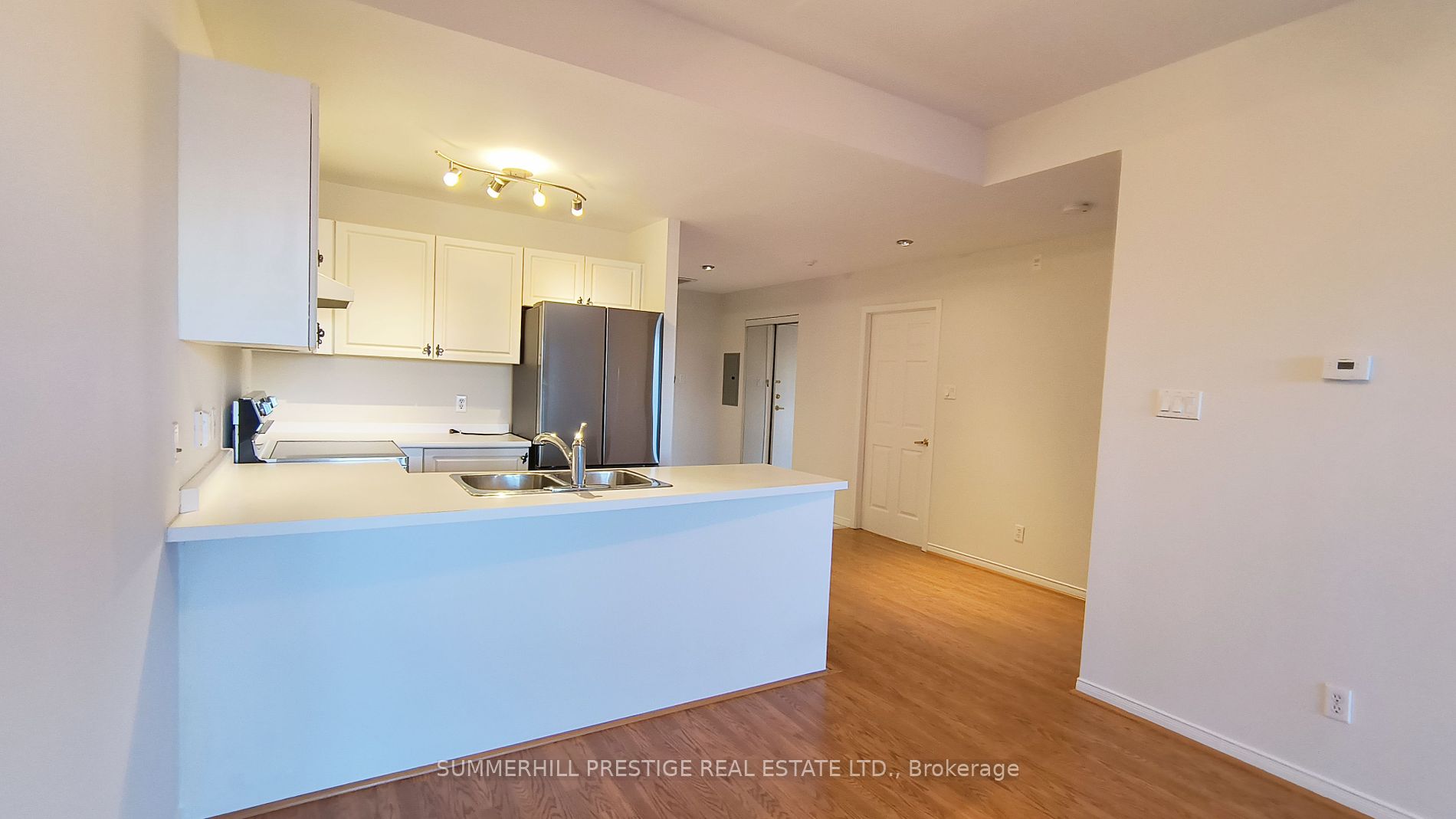 600 Eglinton Avenue E, #102