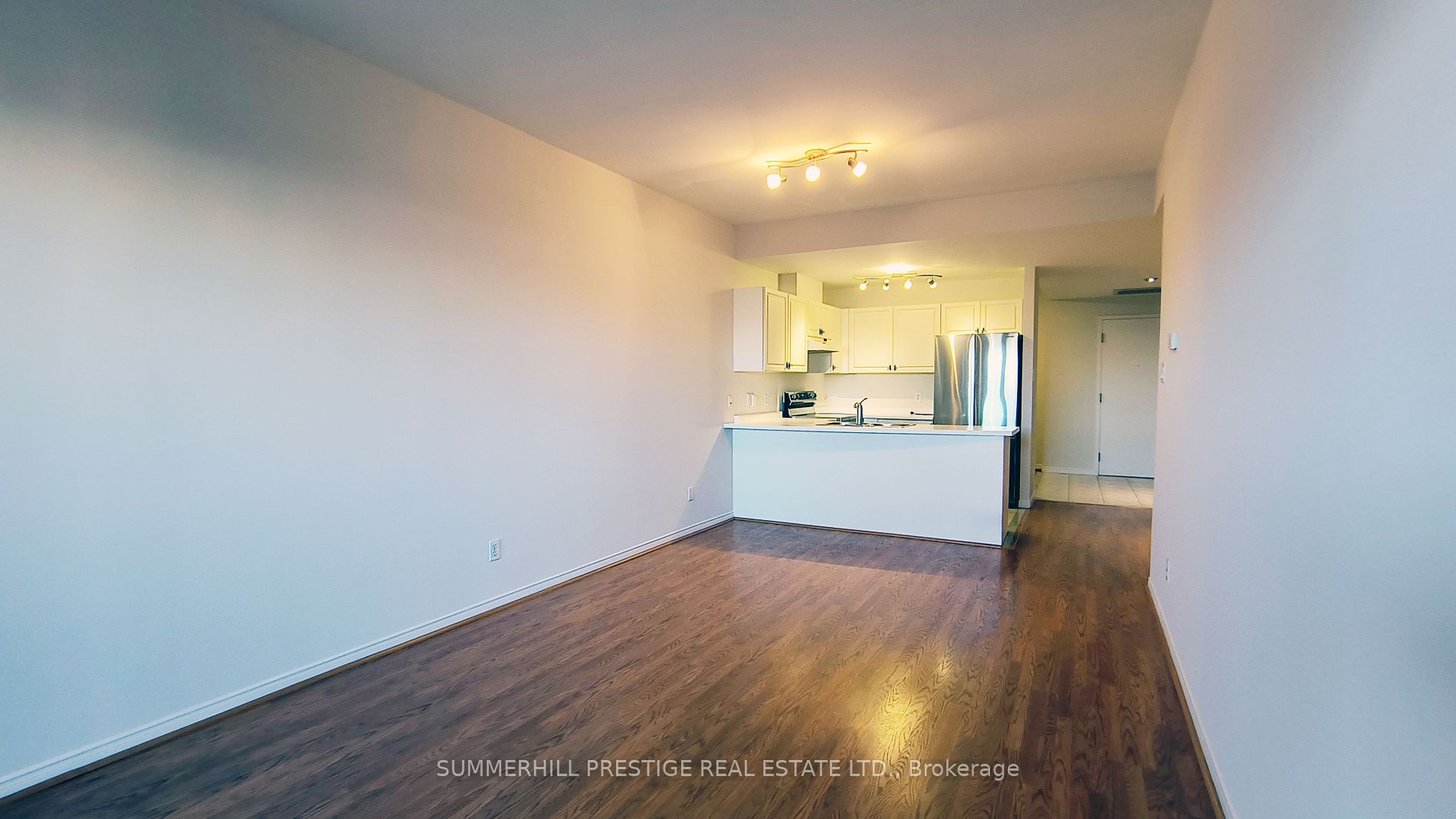 600 Eglinton Avenue E, #102