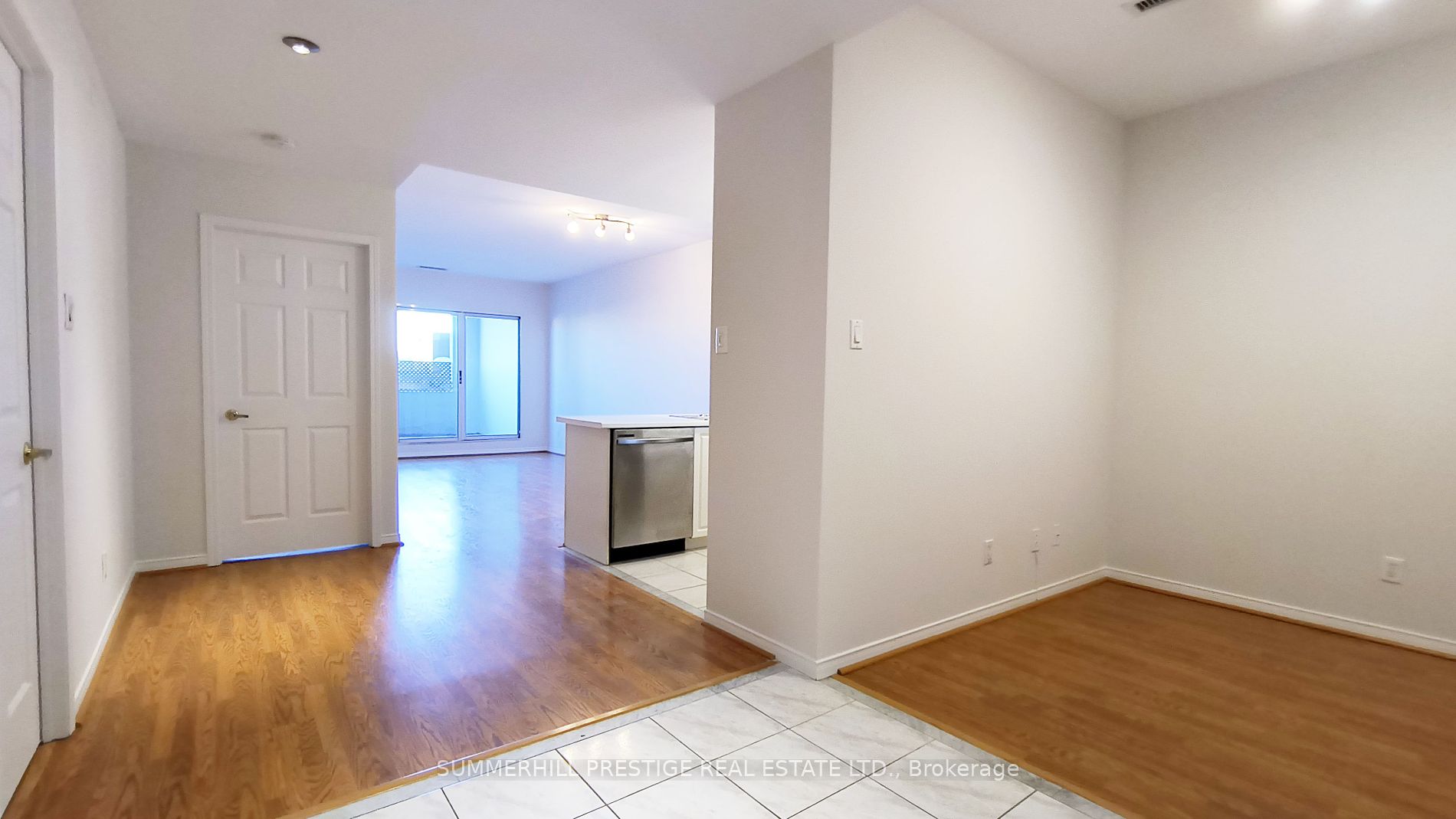 600 Eglinton Avenue E, #102