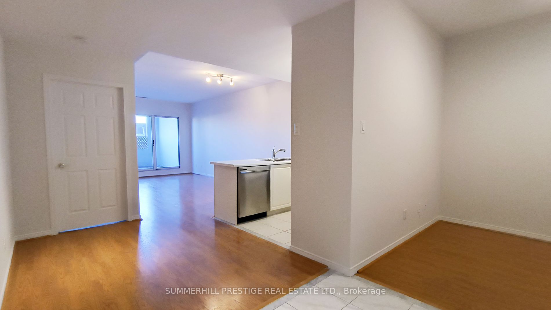 600 Eglinton Avenue E, #102