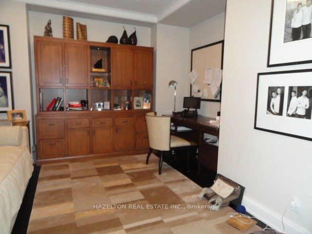 206 Bloor Street W #1402
