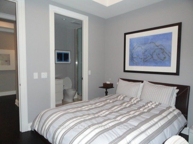 206 Bloor Street W #1402