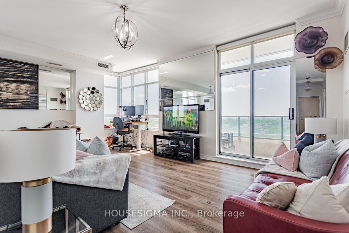 212 Eglinton Avenue E, #PH301