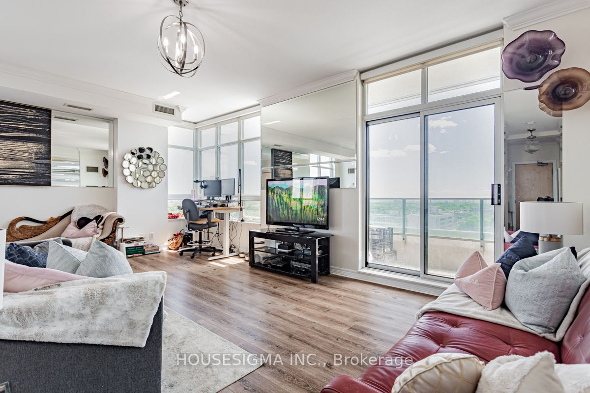 212 Eglinton Avenue E, #PH301