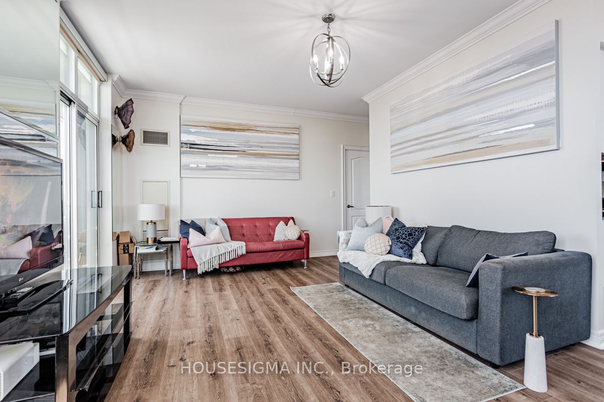 212 Eglinton Avenue E, #PH301