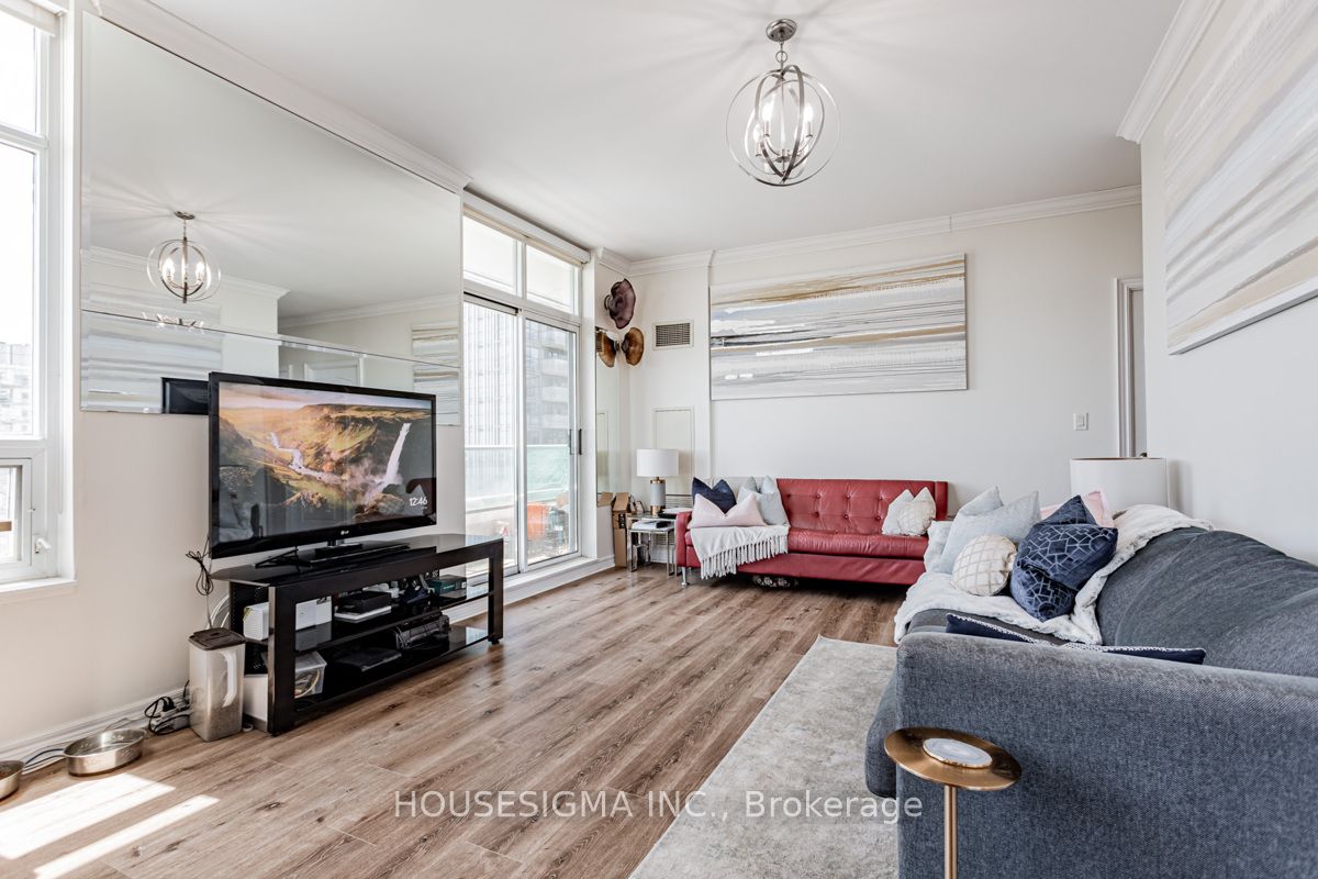 212 Eglinton Avenue E, #PH301