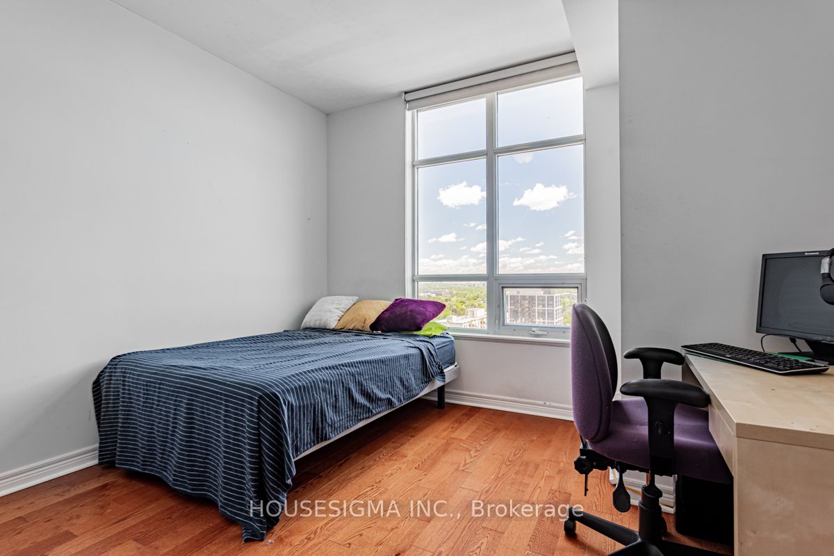 212 Eglinton Avenue E, #PH301