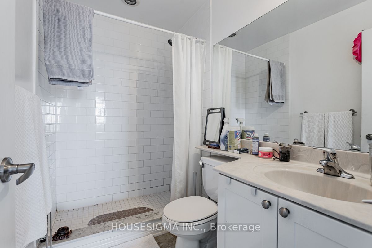 212 Eglinton Avenue E, #PH301