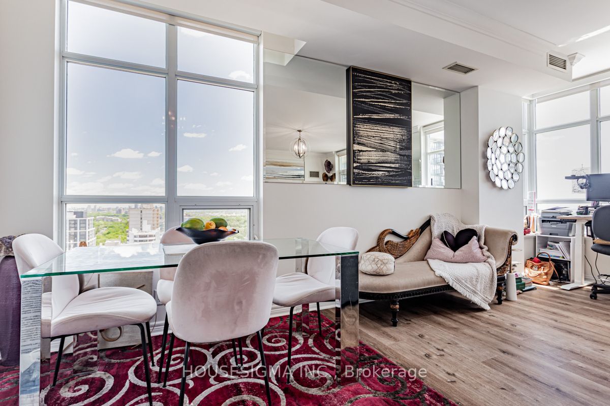 212 Eglinton Avenue E, #PH301
