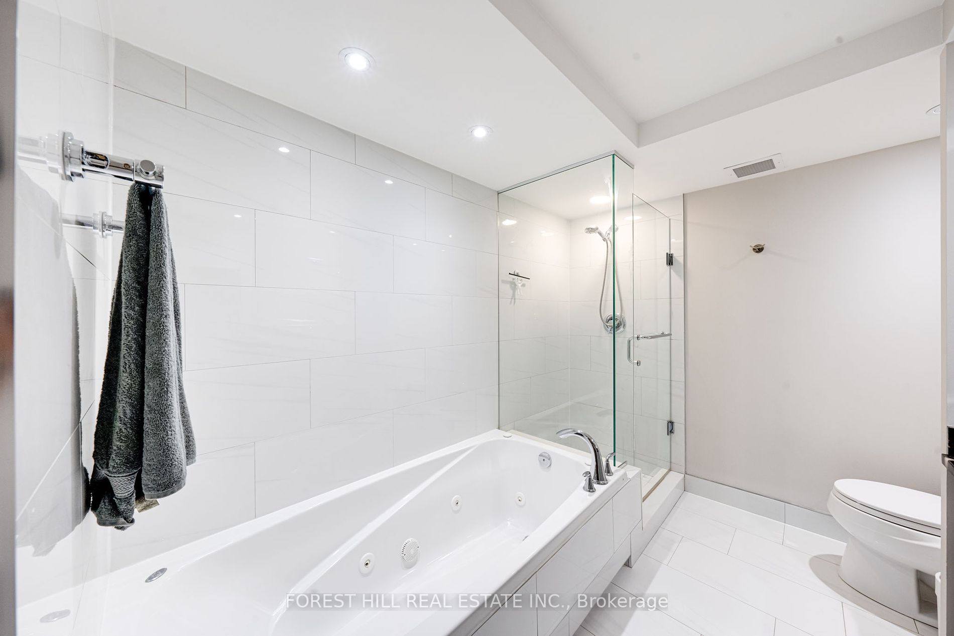 2727 Yonge Street, #416