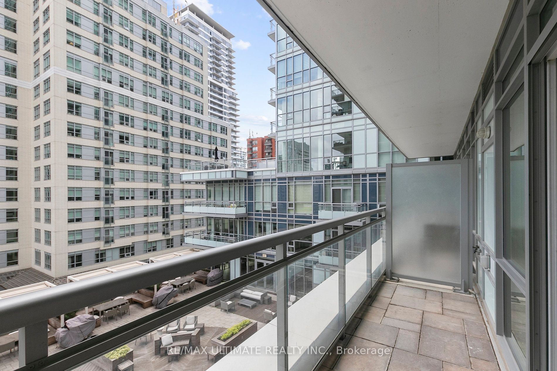 89 Dunfield Avenue, #628