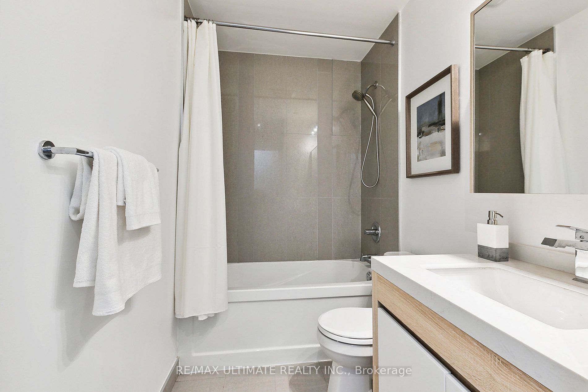 89 Dunfield Avenue, #628