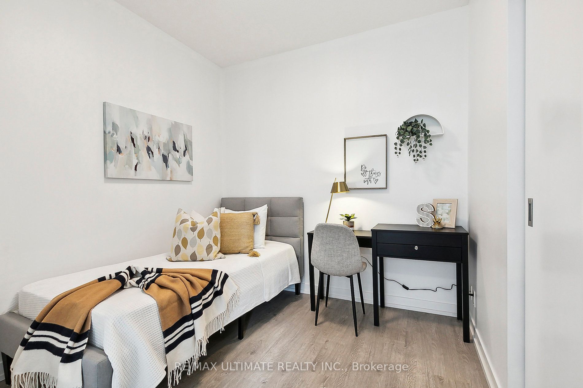 89 Dunfield Avenue, #628