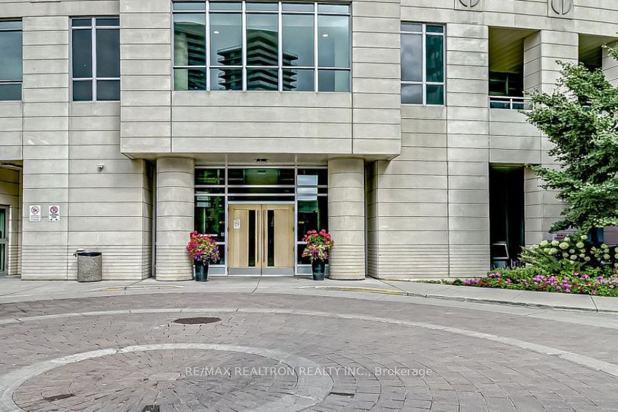 18 Holmes Ave, #2206