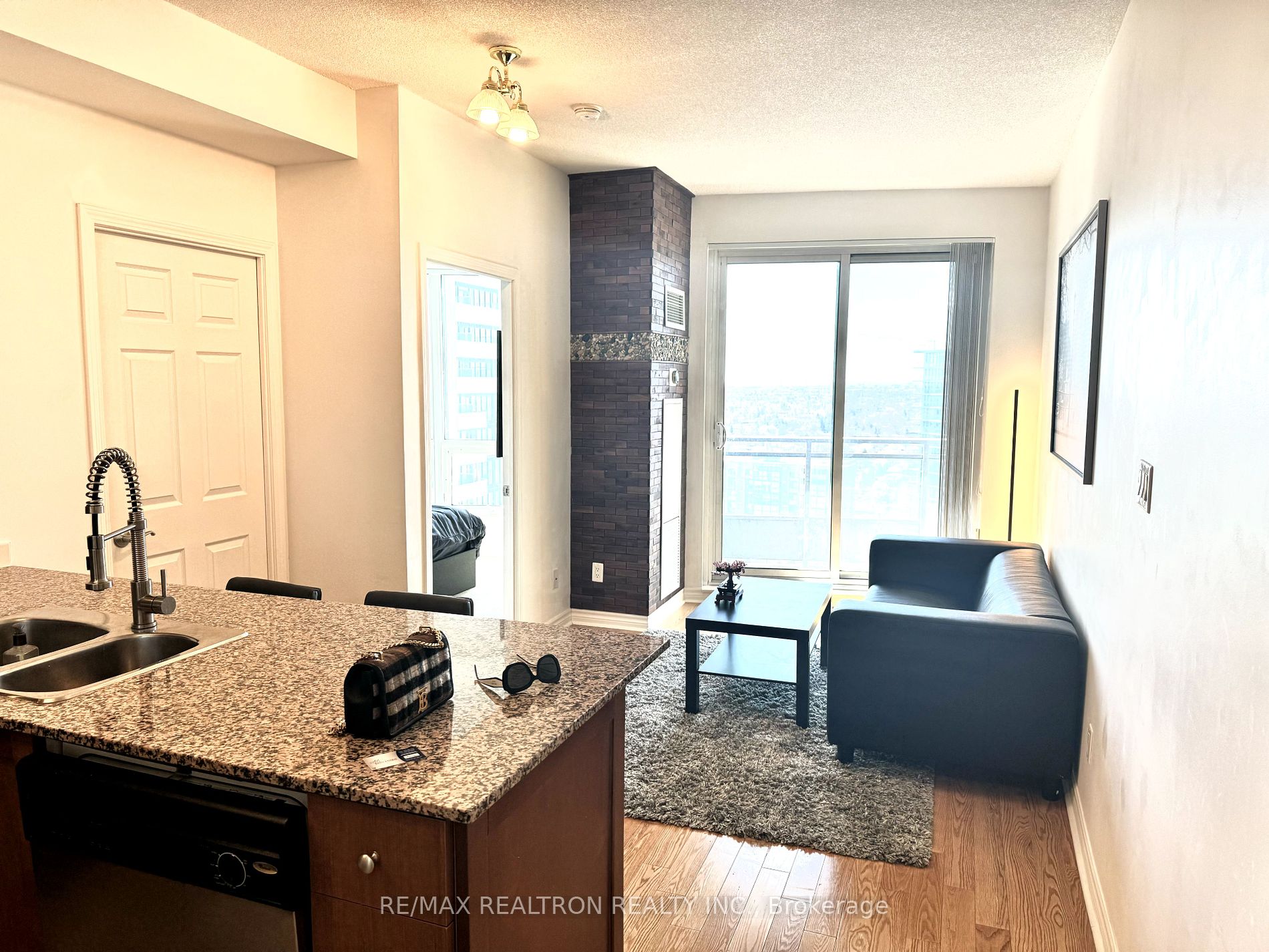 18 Holmes Ave, #2206