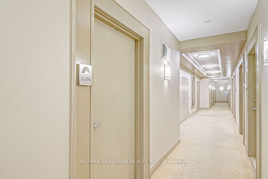 18 Holmes Ave, #2206