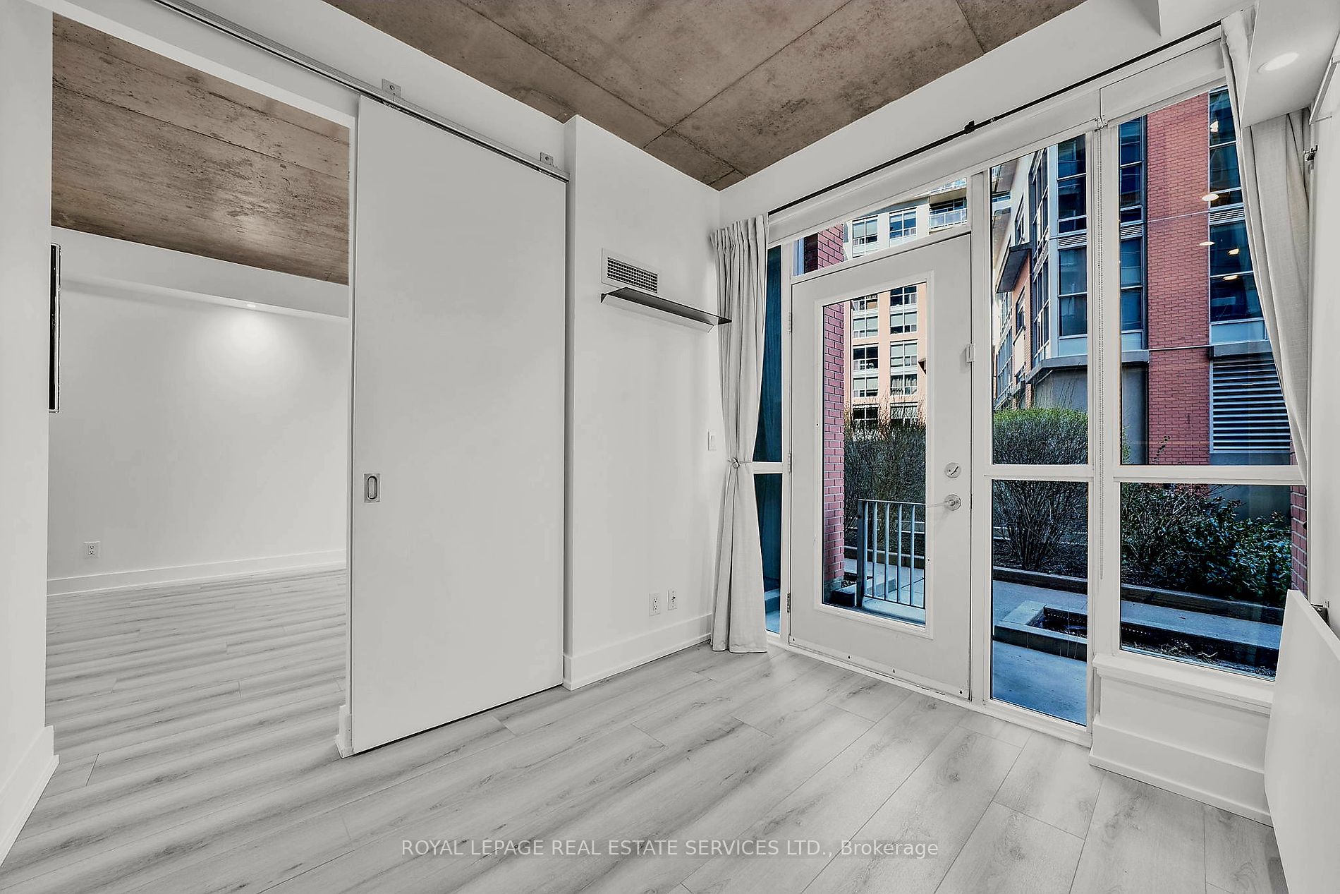 1 Shaw St, #106