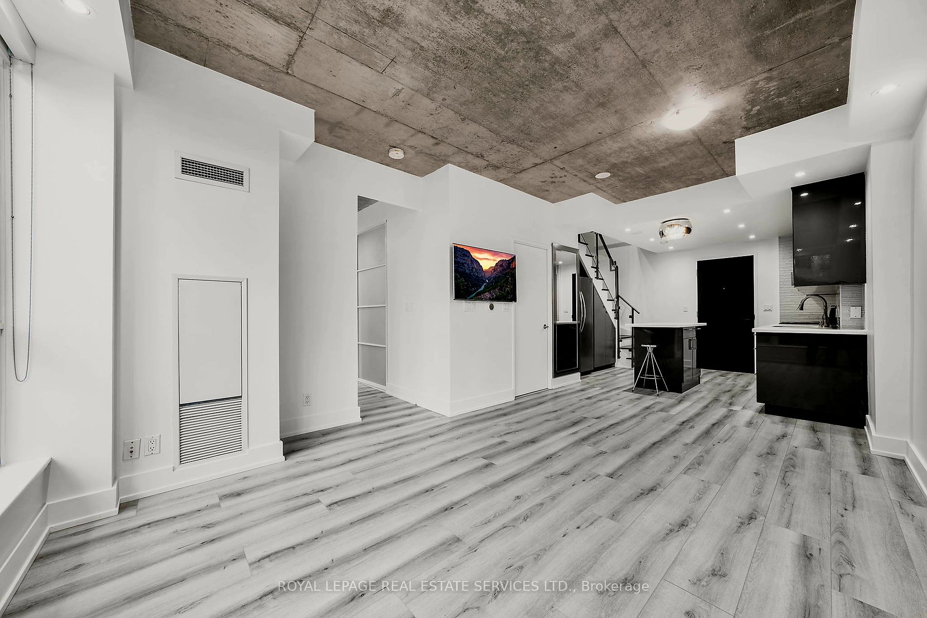 1 Shaw St, #106