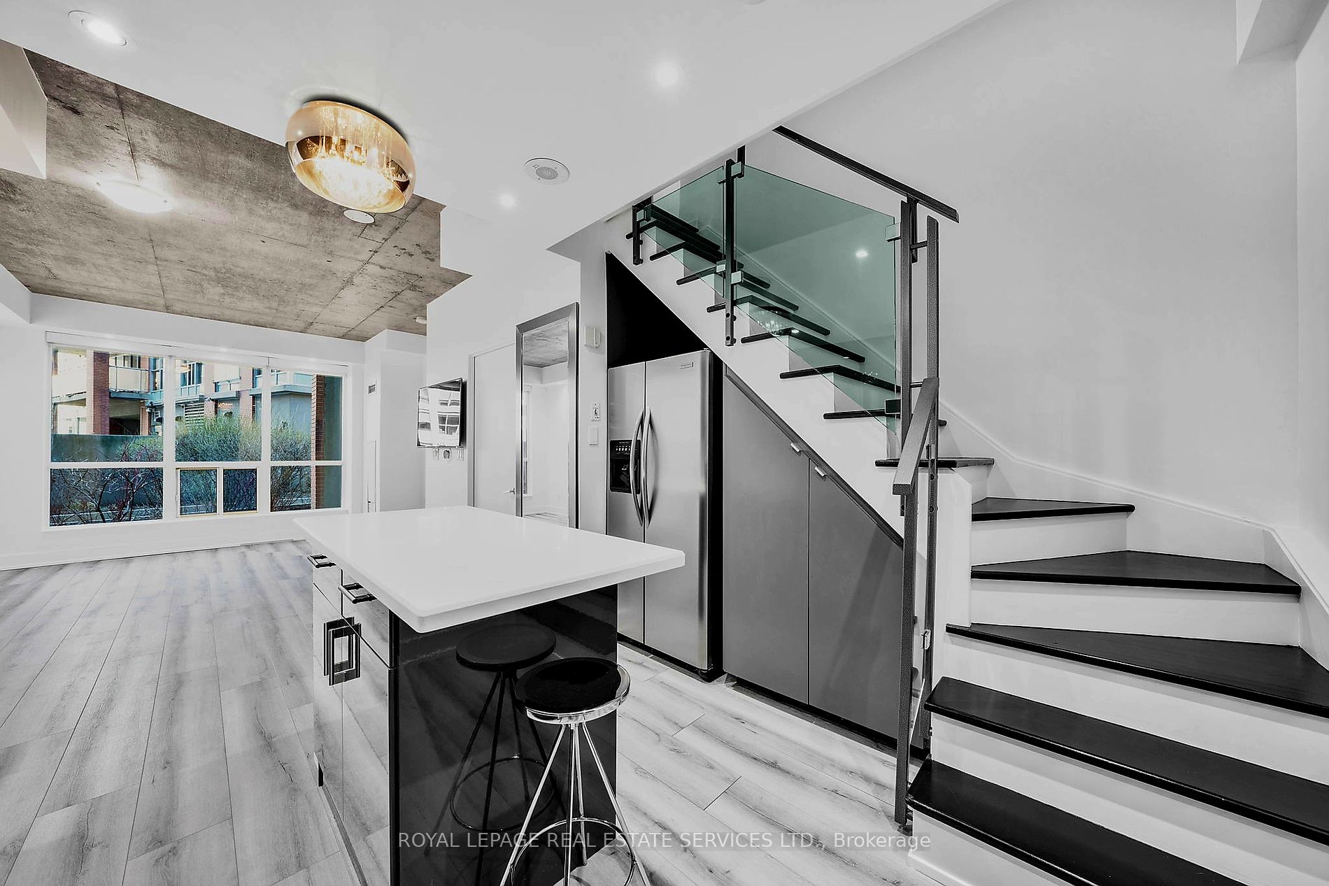 1 Shaw St, #106