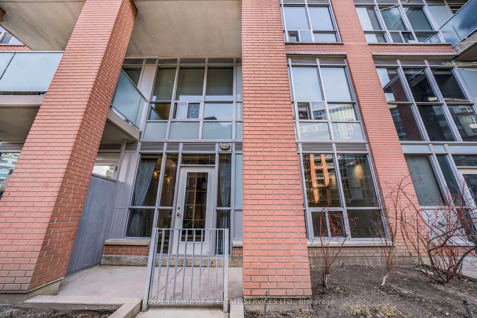 1 Shaw St, #106