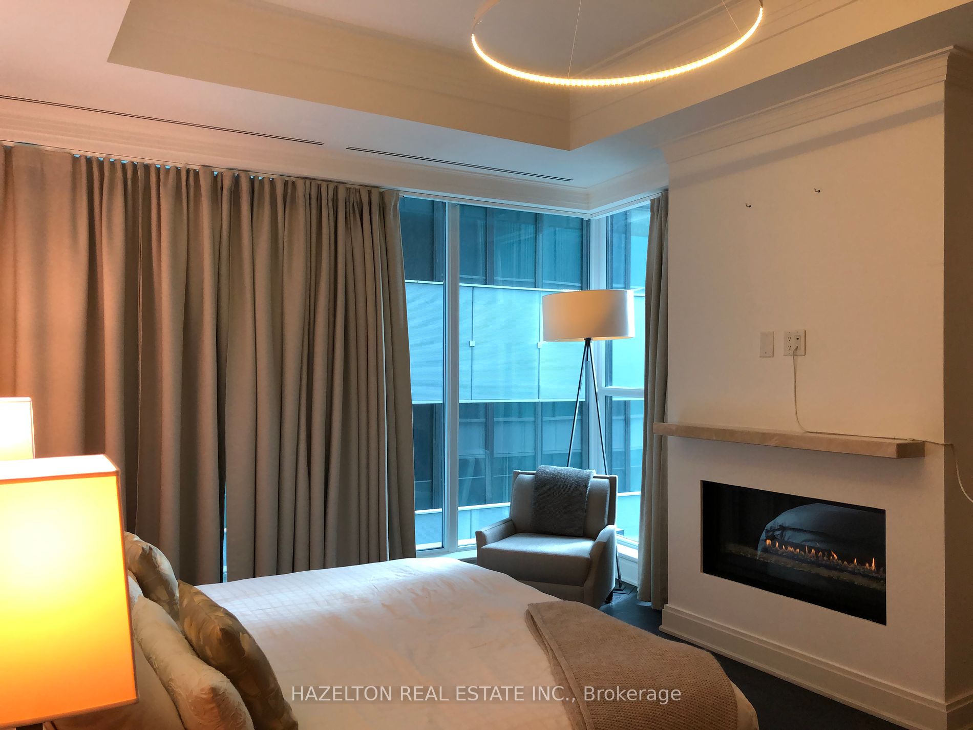 206 Bloor Street W #1402
