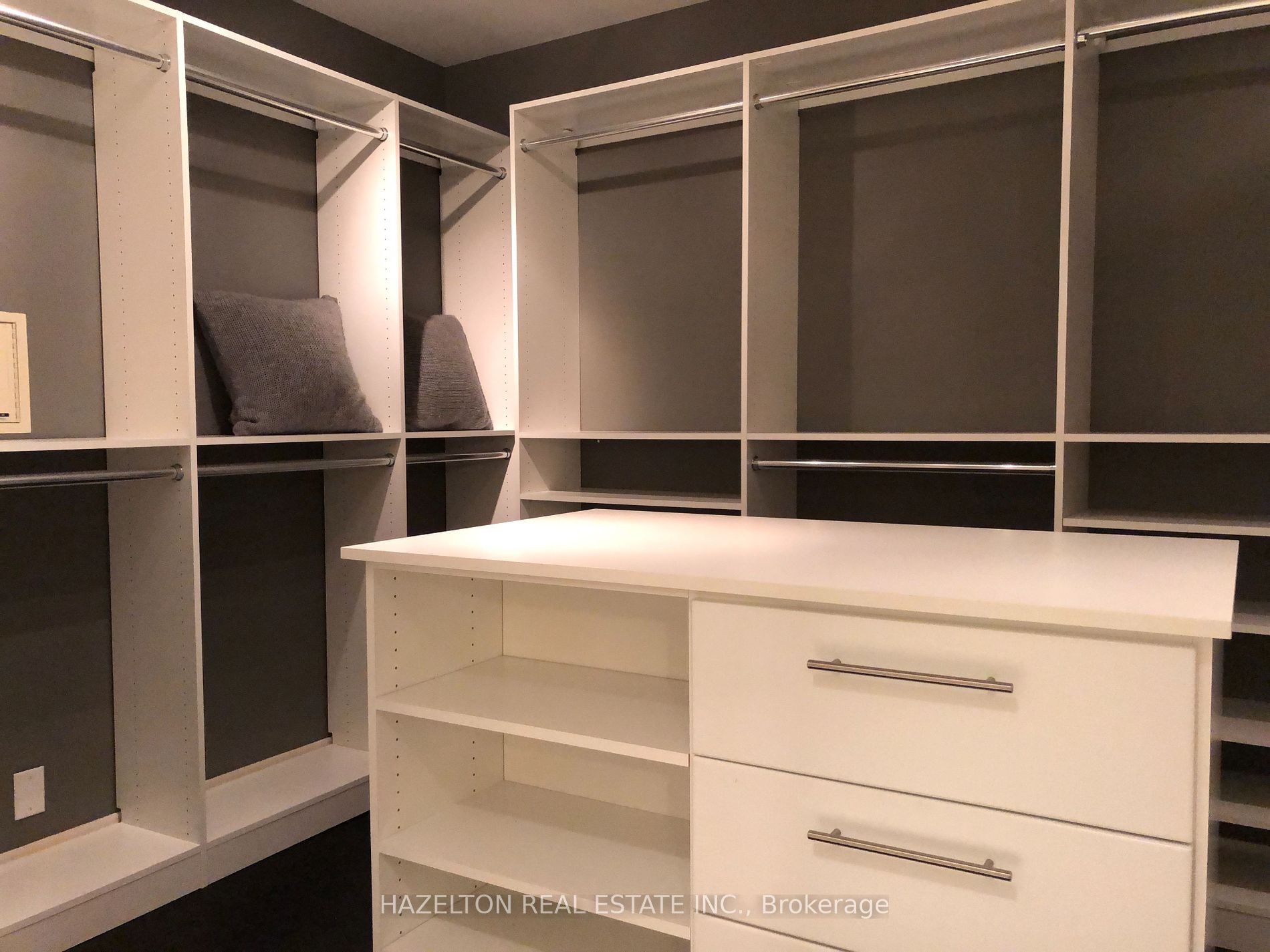 206 Bloor Street W #1402
