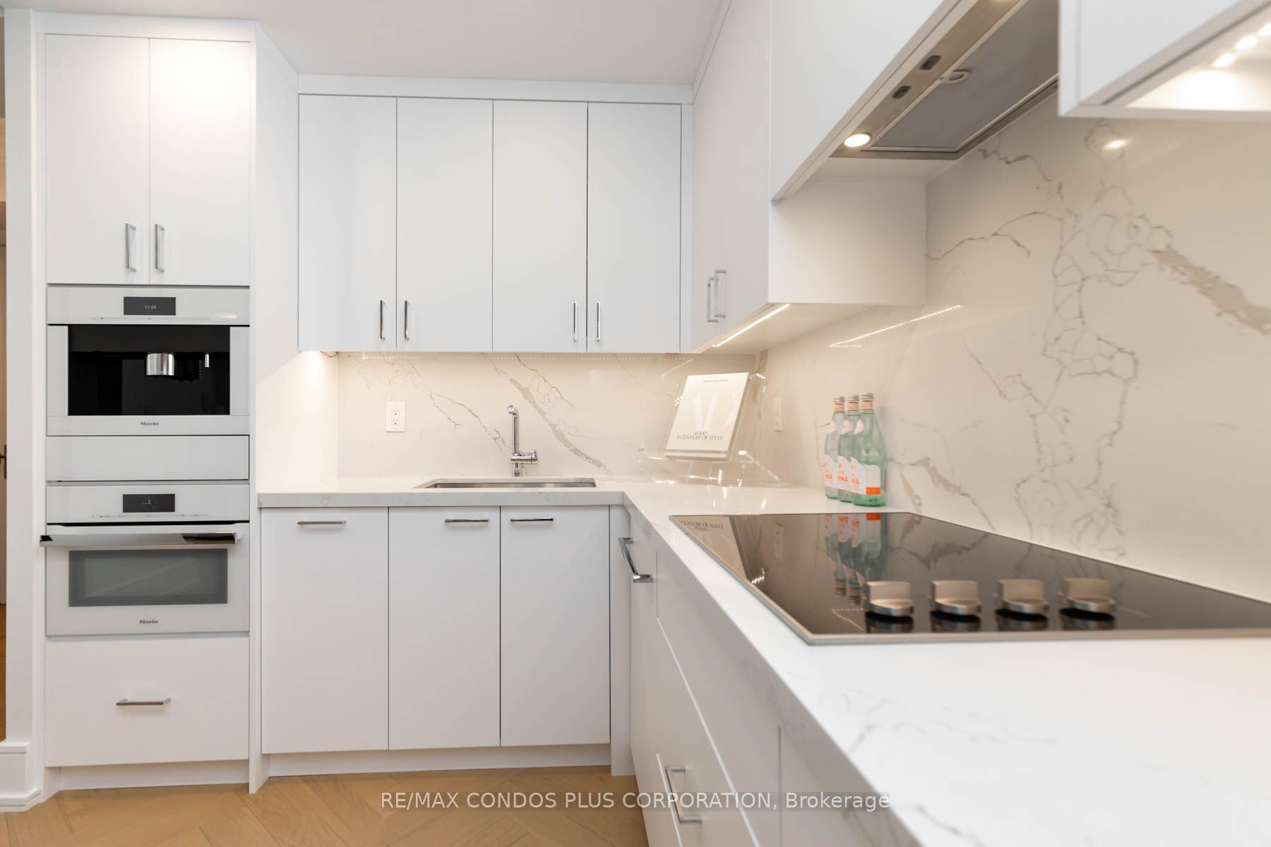10 Bellair St, #801
