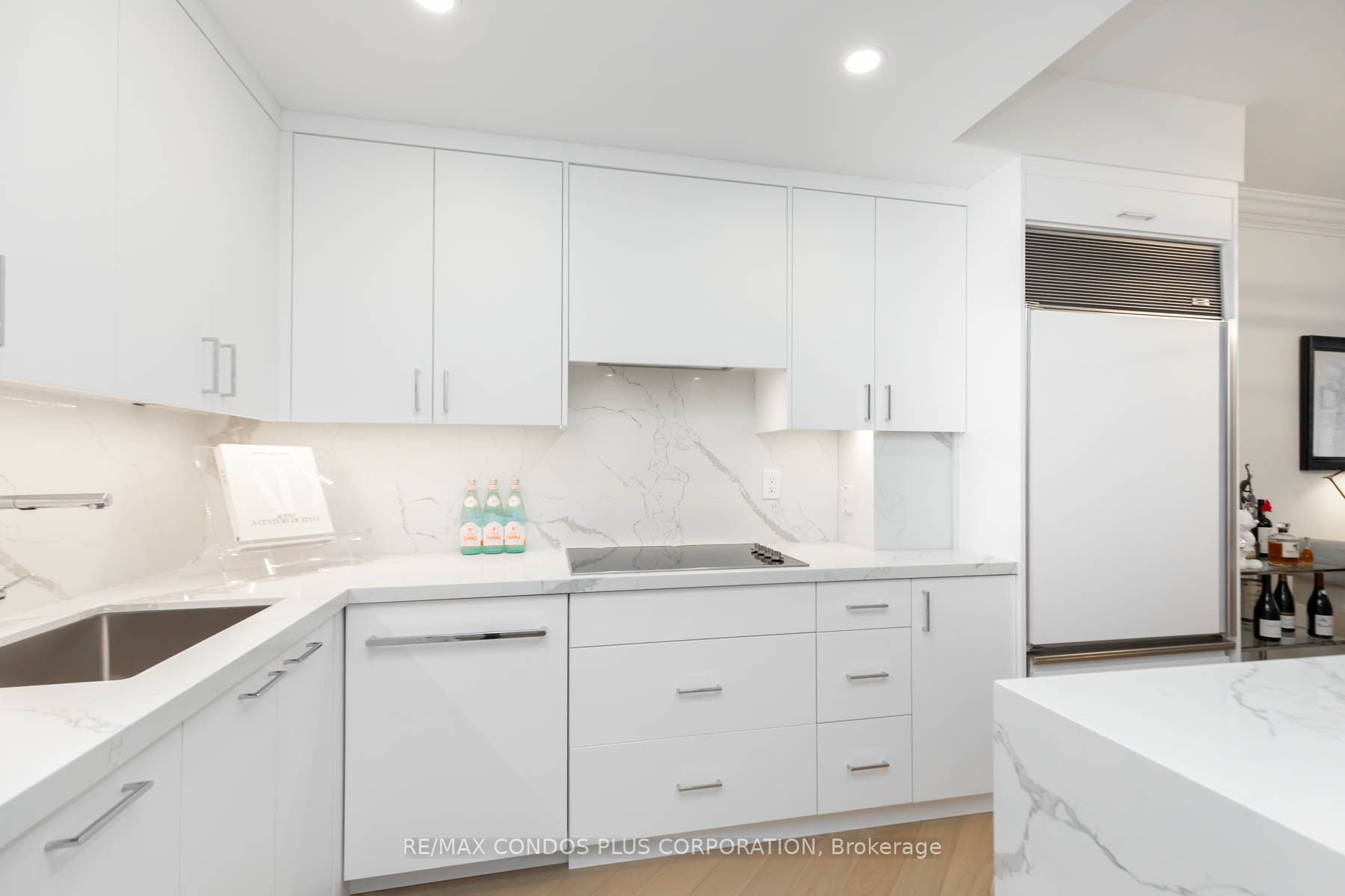 10 Bellair St, #801