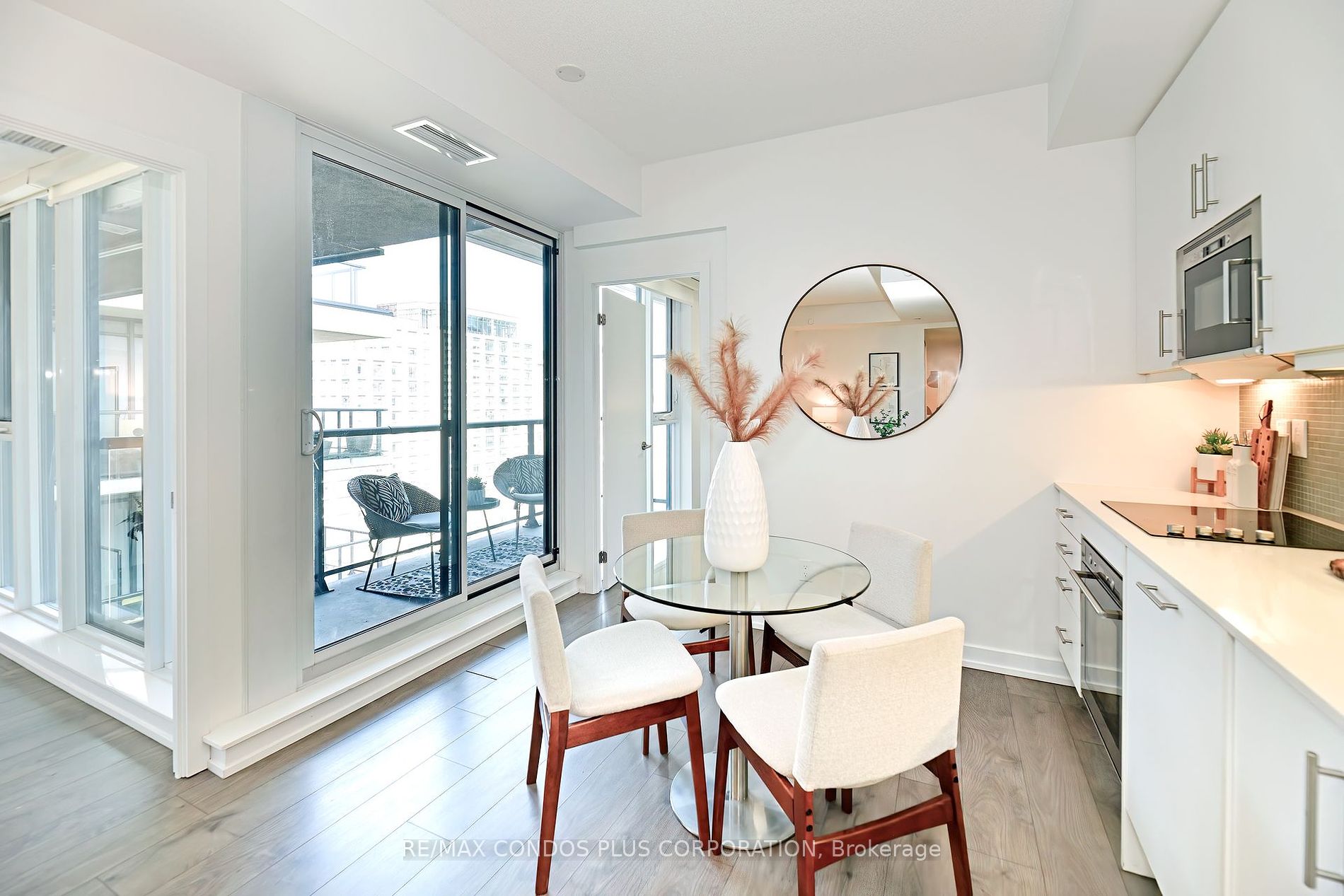 297 College St, ## 1503