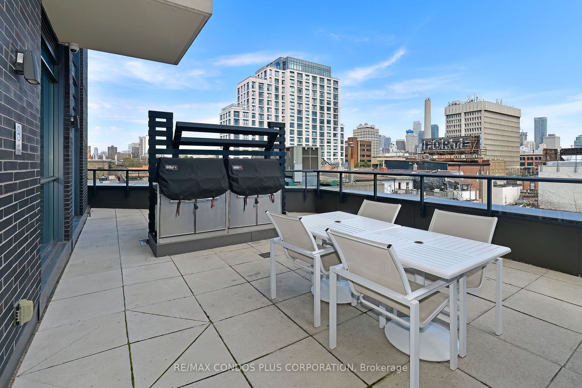 297 College St, ## 1503
