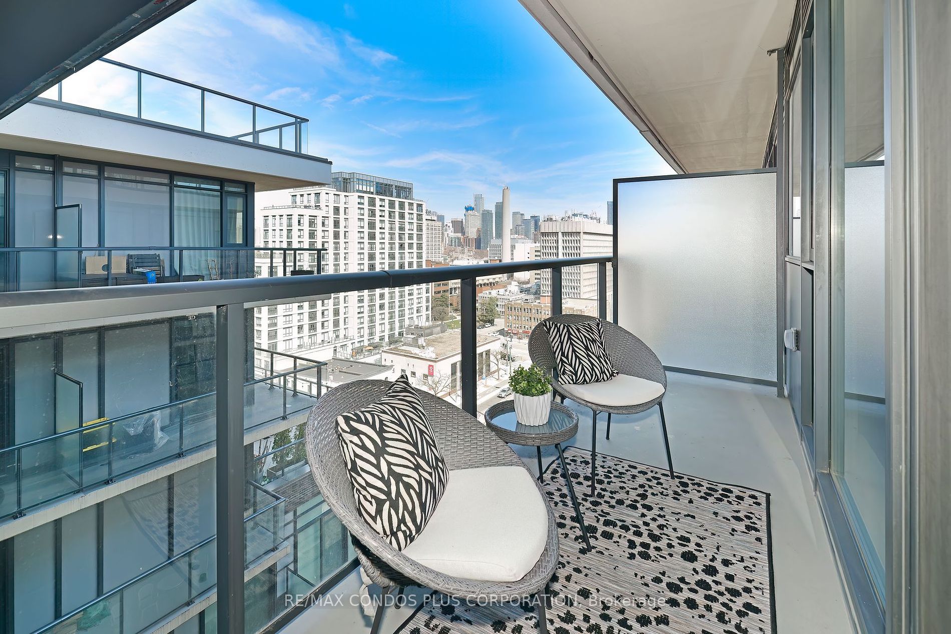 297 College St, ## 1503