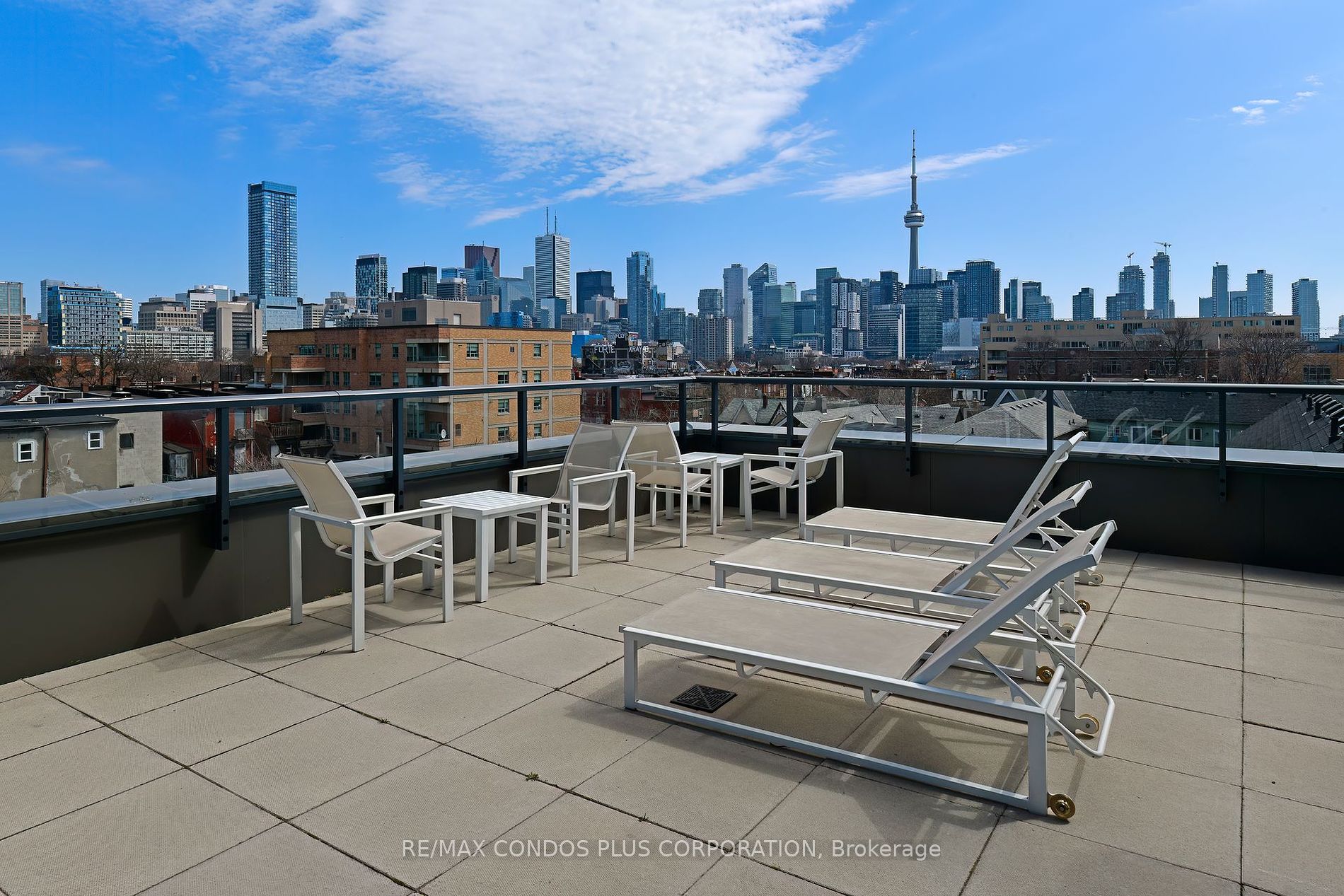 297 College St, ## 1503