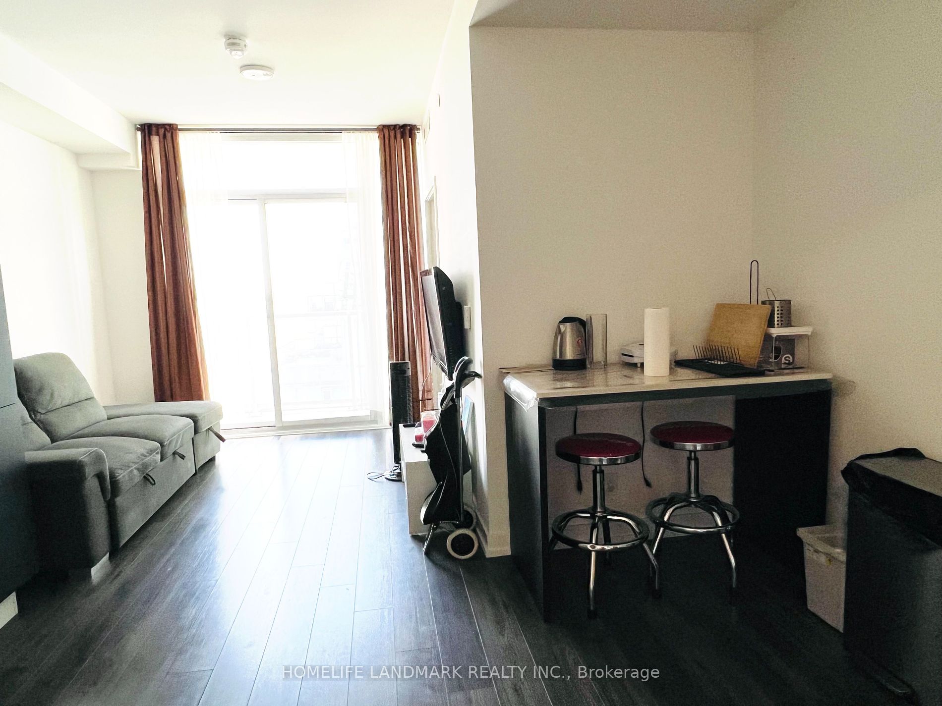 33 Helendale Avenue #601