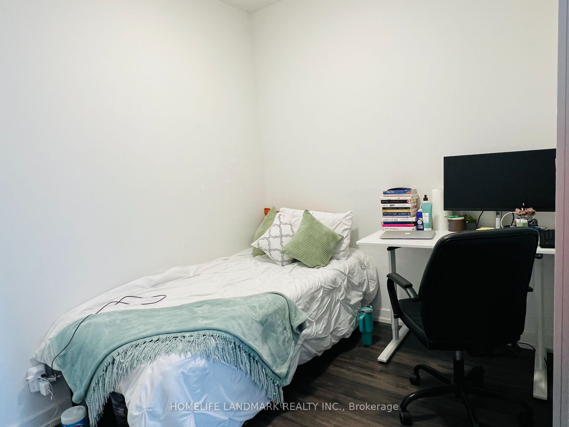 33 Helendale Avenue #601