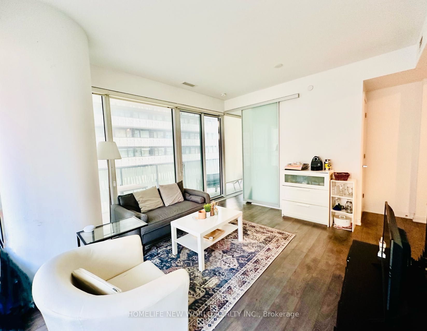 42 Charles St E, #809