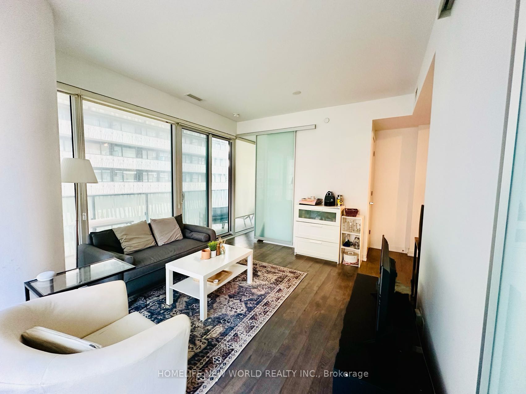 42 Charles St E, #809